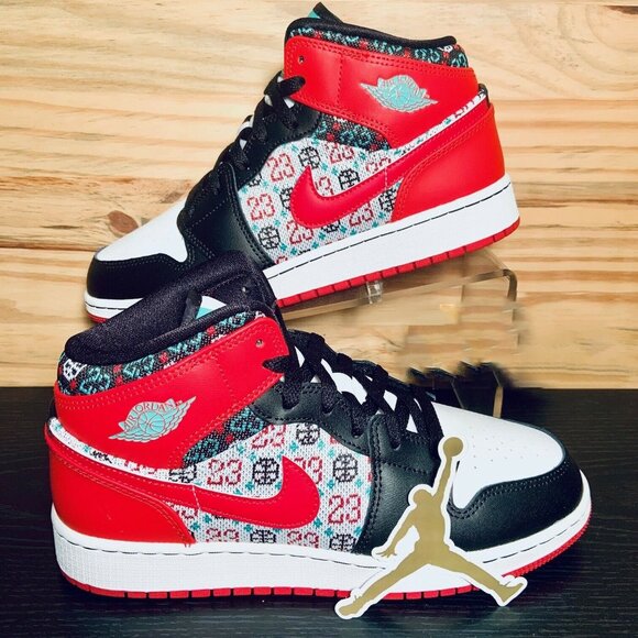 AIR JORDAN 1 MID SE "Christmas" WOMEN'S US SIZE 7 BRAND NEW IN BOX - Picture 1 of 3